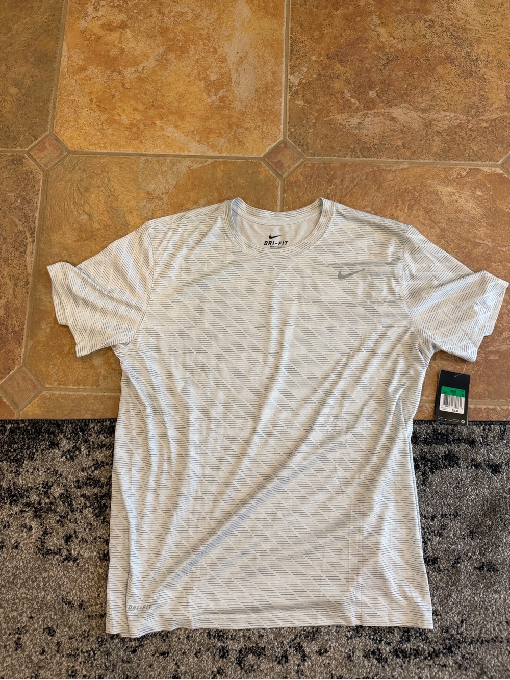 Nike Men’s White and Gray Dri-FIT Short Sleeve Tee
